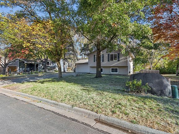 3rd image of 2516 E 125th St