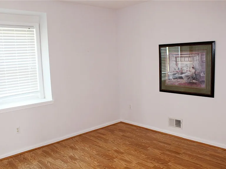 121 Brittany Cir — Photo 19