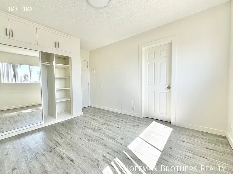 8701 S Figueroa St #203 — Photo 8