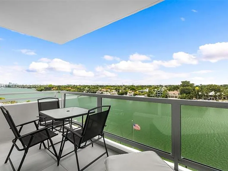 5700 Collins Ave #7J — Photo 15