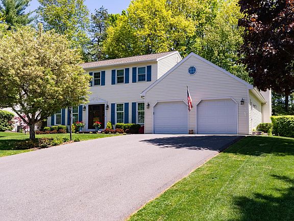 2nd image of 416 Danna Joelle Dr