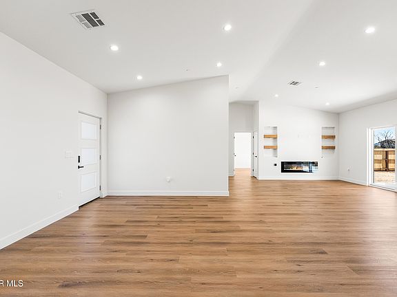 9th image of 21860 Bancroft Dr
