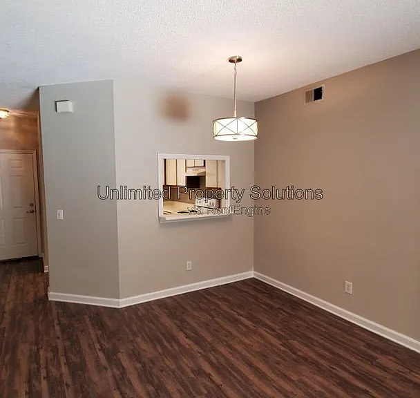 733 Bragg Dr #C — Photo 9