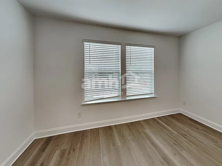 1128 Livengood Way — Photo 18