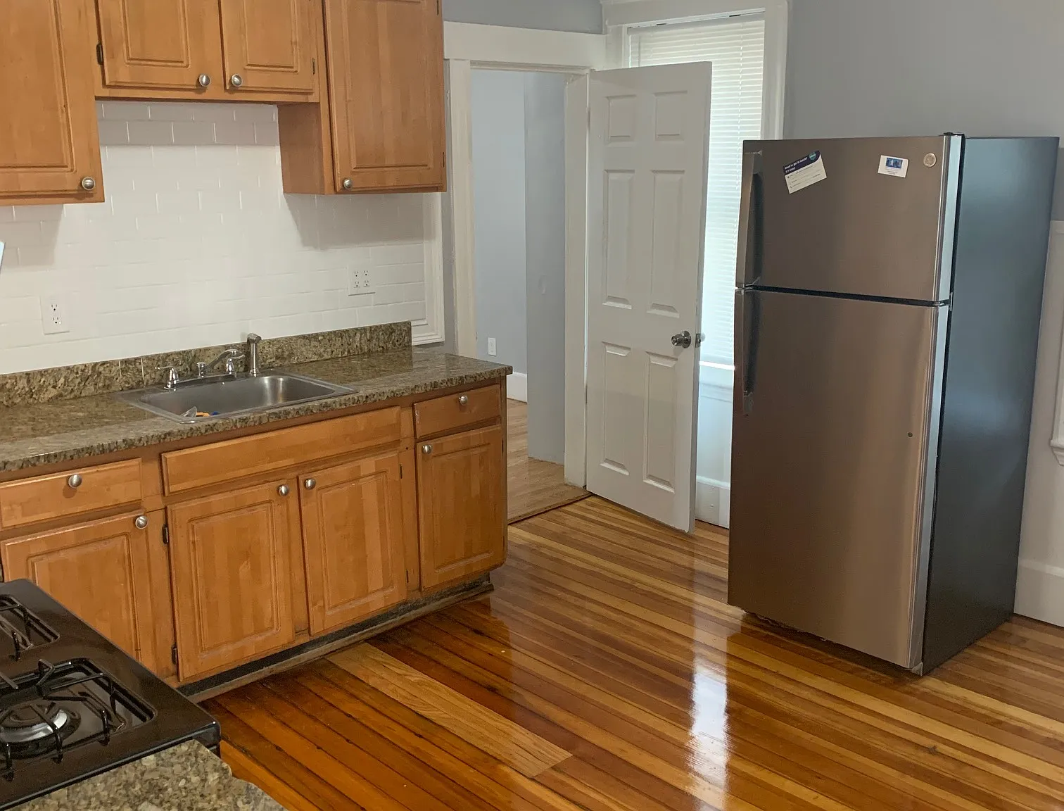 4 bed, 1150 sqft, $3,650 — Photo 2