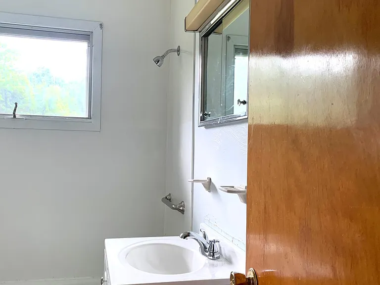 648 Bedford Rd — Photo 15