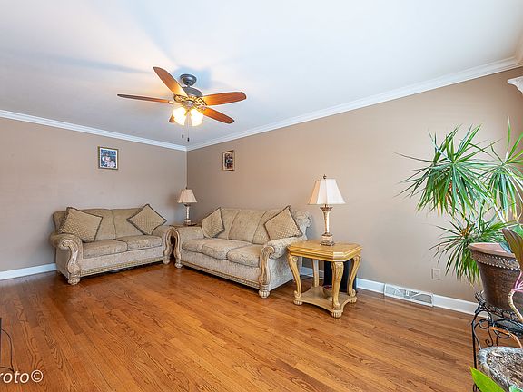 4th image of 14549 S Blaine Ave