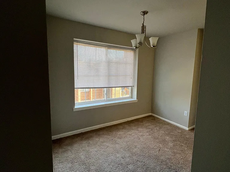 Creekside Apartments — Photo 41
