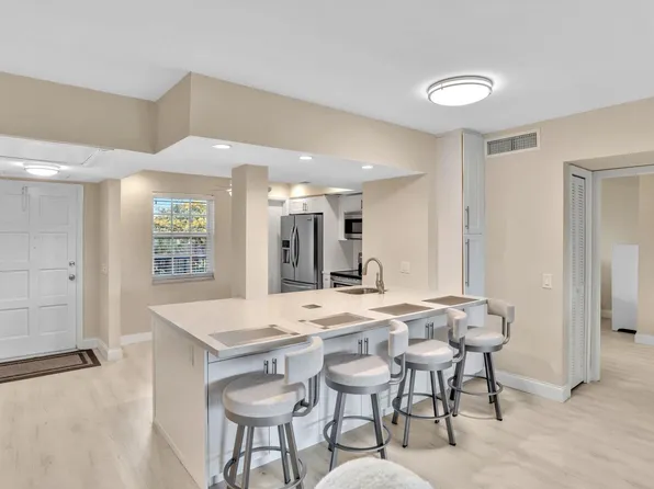 3000 N Palm Aire Drive #305, Pompano Beach, FL 33069