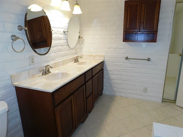 2077 Whitewater Dr — Photo 11