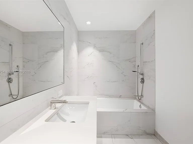 1000 Biscayne Blvd #1201 — Photo 18