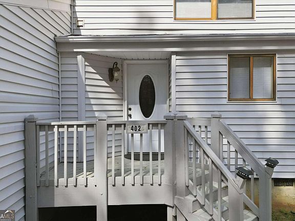 4th image of 402 Willow Way