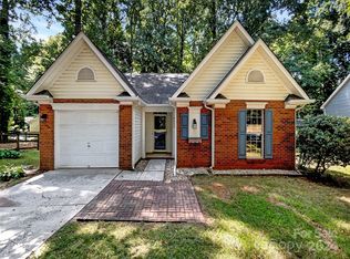 8405 Cullingford Ln, Charlotte, NC 28216