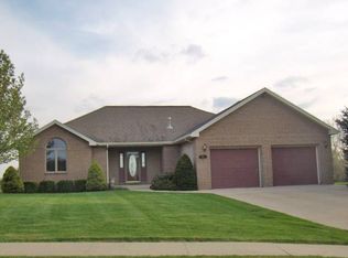 1521 Shadow Lake Dr, Angola, IN 46703