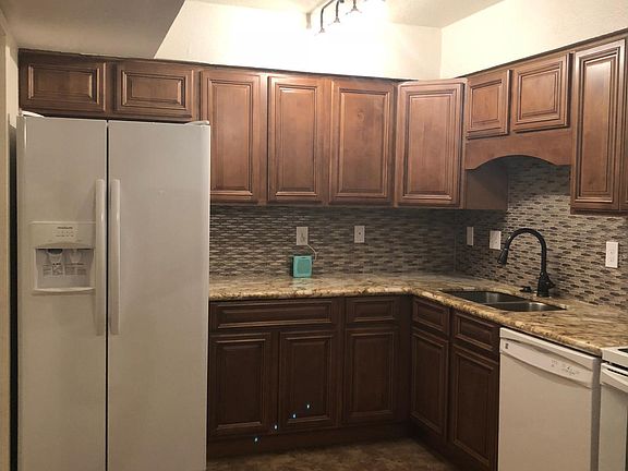 5th image of 4517 Briarwood Ln