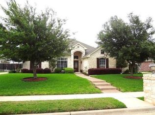 304 Canterbury Dr, Woodway, TX 76712
