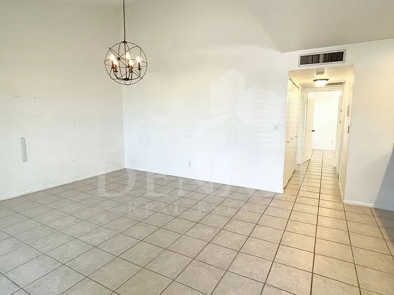 822 S Langley Ave #207 — Photo 3