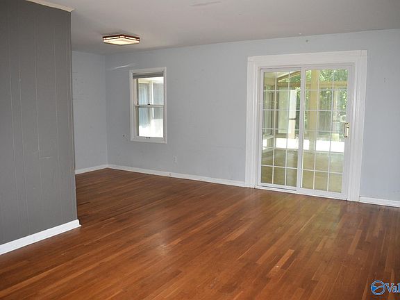 2nd image of 10121 Dunbarton Dr SE