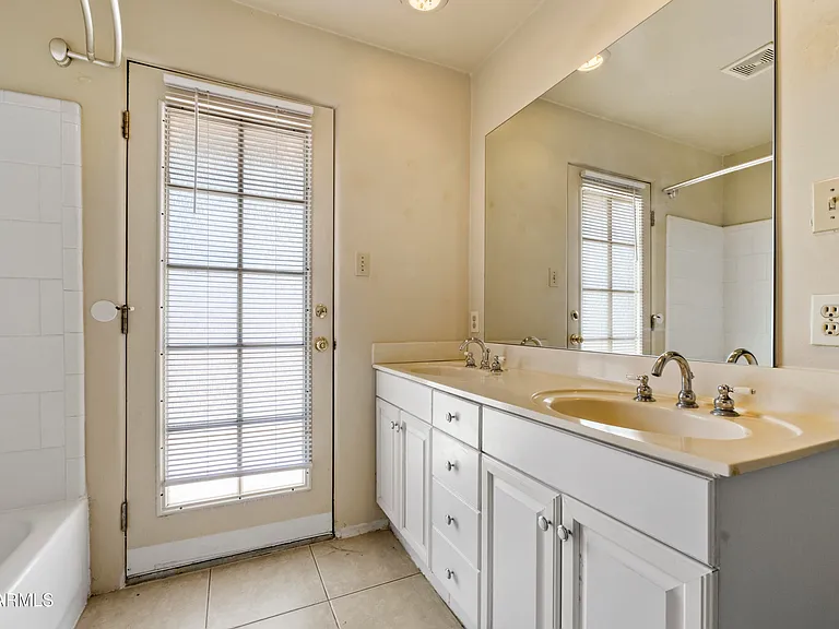 1001 S Roosevelt St — Photo 15