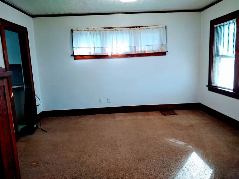 2400 S Henry St — Photo 3