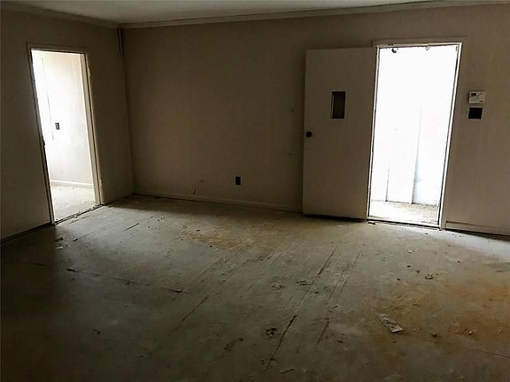 5th image of 5155 E Lancaster Ave