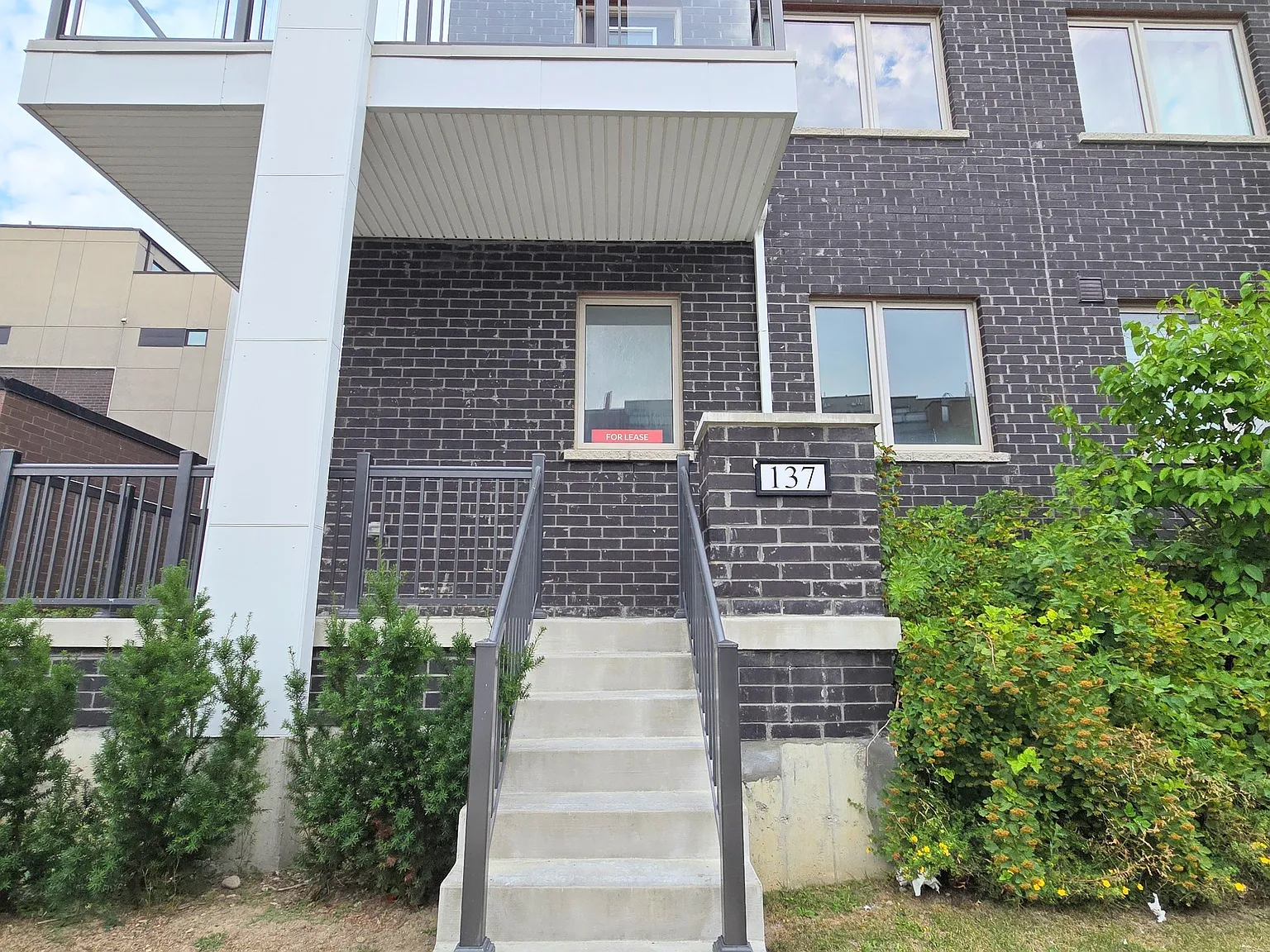 3 bed, $3,600 — Photo 2