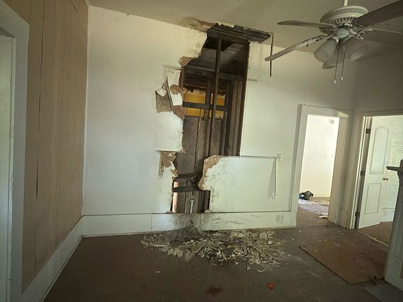 4th image of 179 Sycamore St