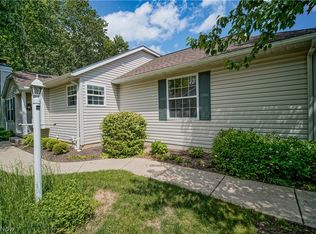 2917 Windsor Ct #106, Stow, OH 44224