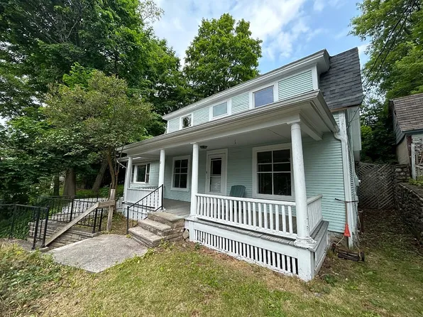 12 Monroe St, Malone, NY 12953