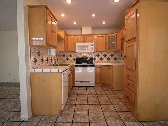 5th image of 36 W Elliot St APT 35