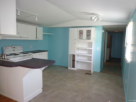 4 Kitchen
