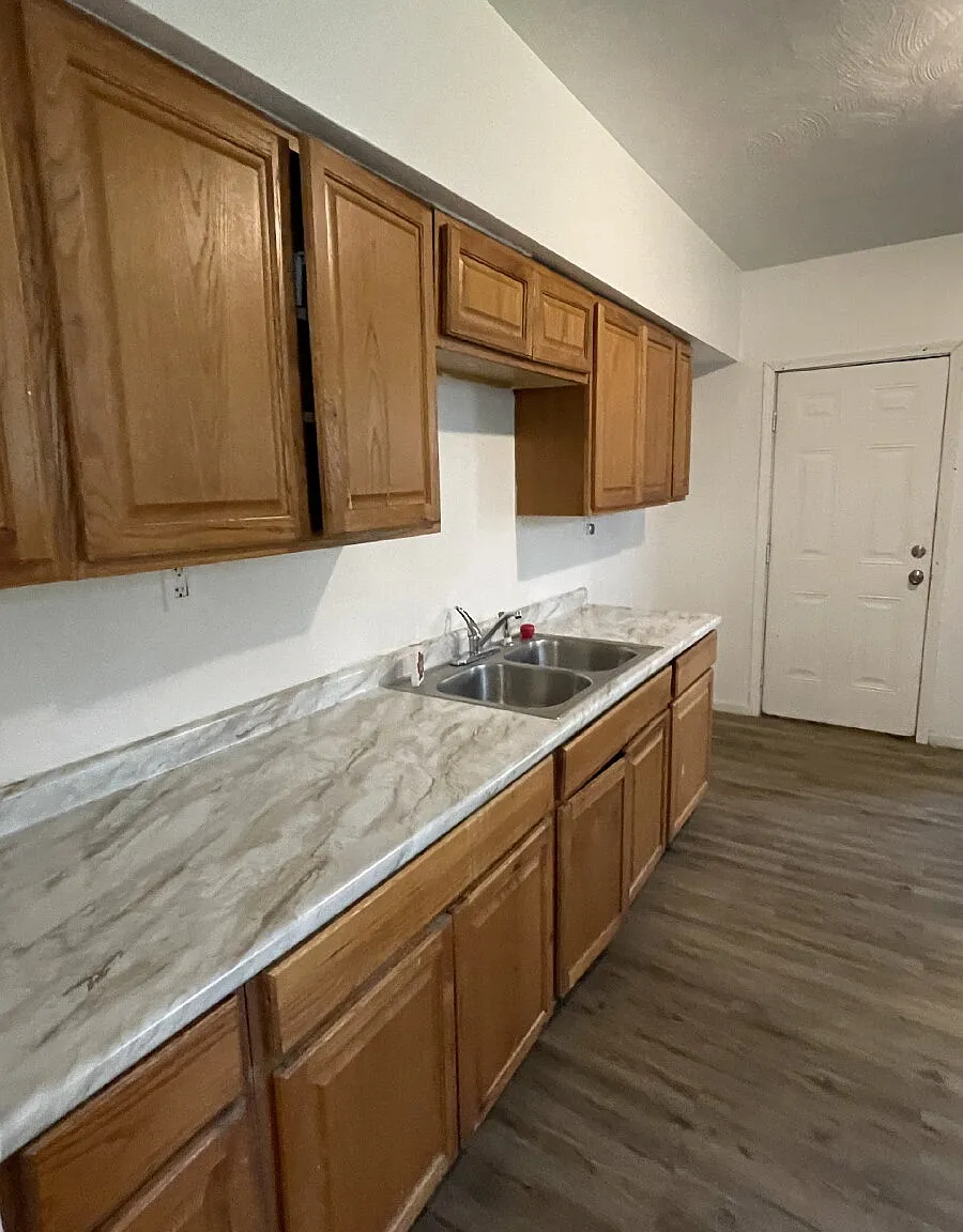 3 bed, 1.5 bath, $1,000 — Photo 4