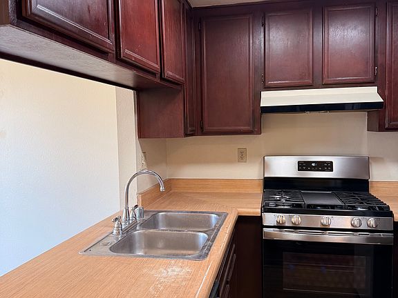 3rd image of 4327 35th St APT 3