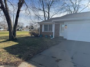 132 Capri Ln, Springfield, IL 62703