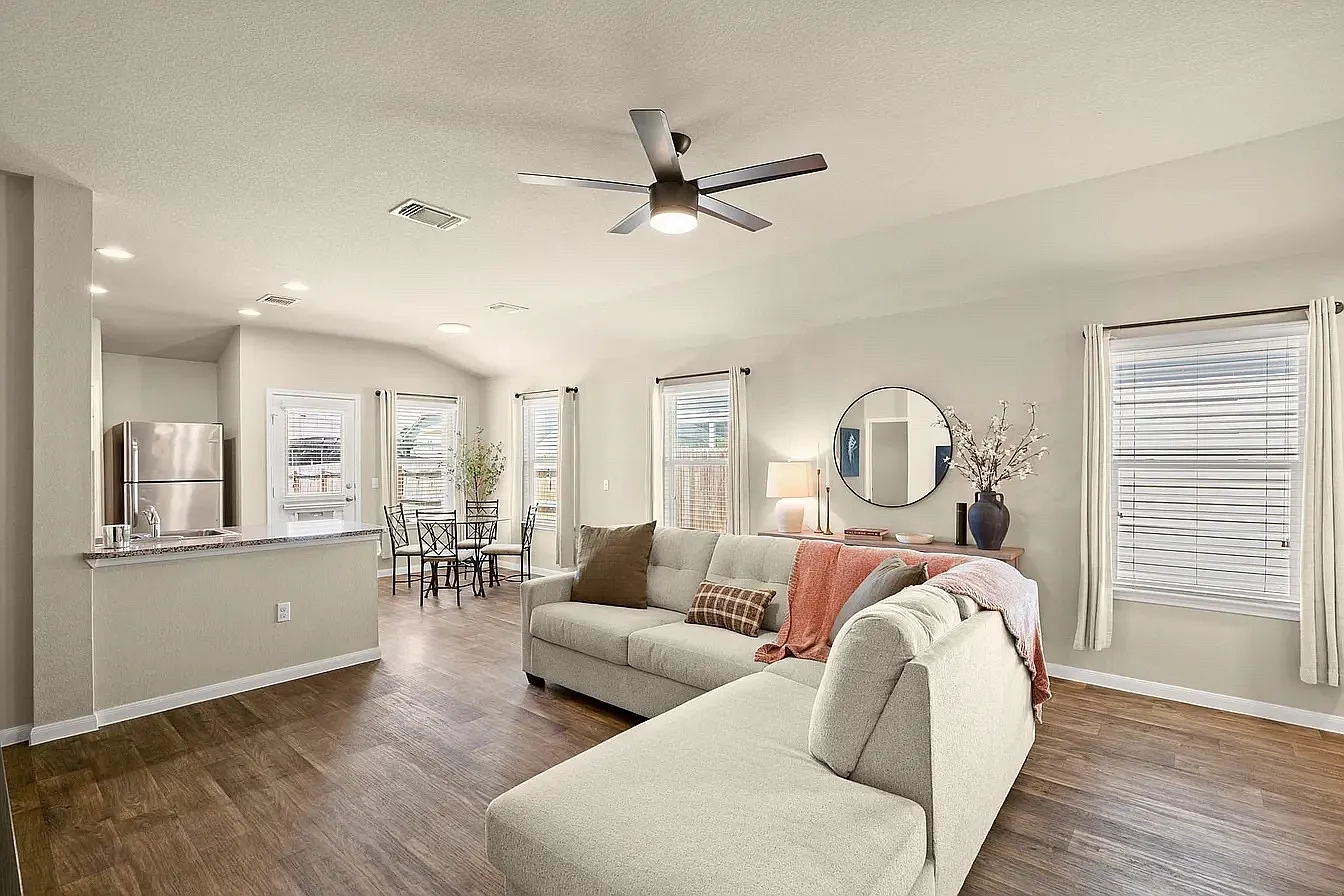 3 bed, 1475 sqft, $2,099 — Photo 4