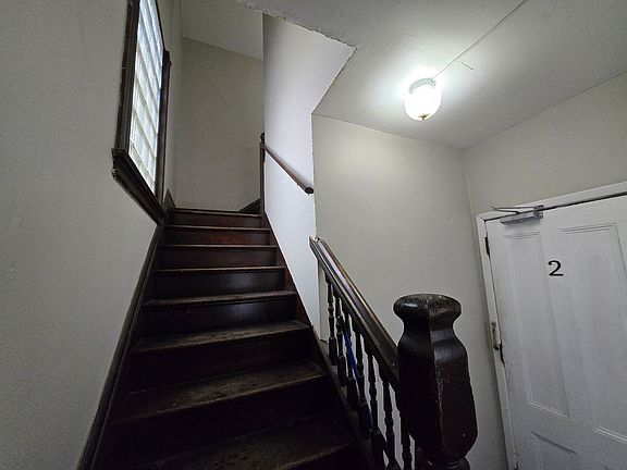 5th image of 195 Meigs St APT 3