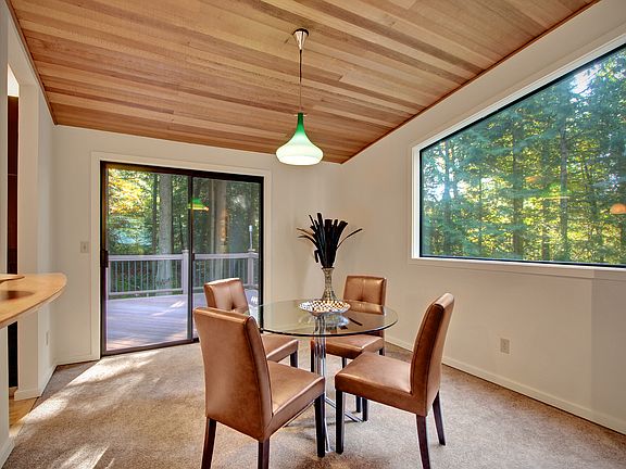 4th image of 26055 SE 156th St