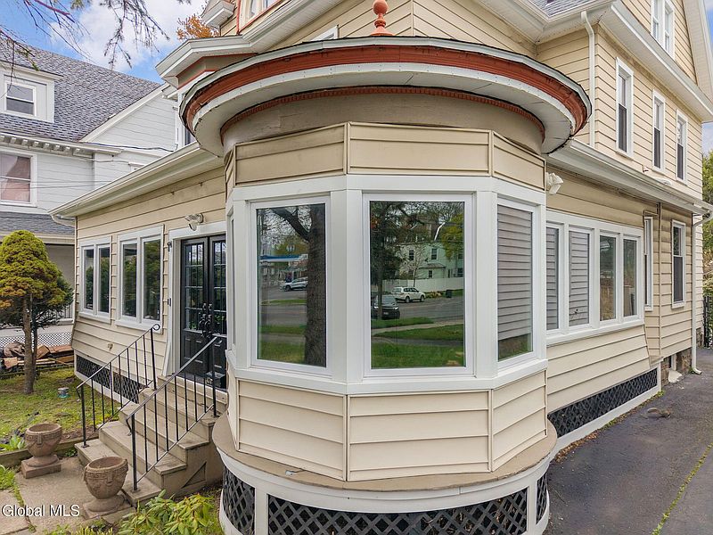5th image of 477 Western Avenue