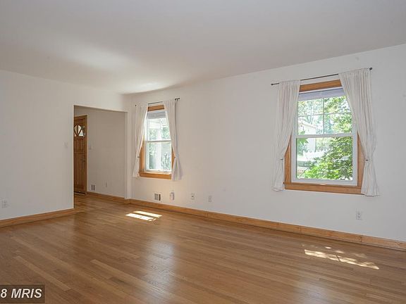 3rd image of 6110 Scotch Dr