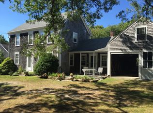 12 Oakland St, Mattapoisett, MA 02739