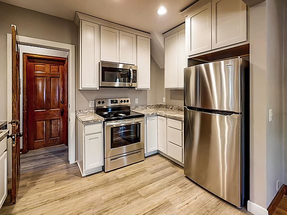 2nd image of 625 N Blackhawk Ave #1