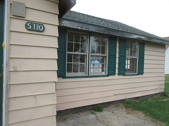 4th image of 5730 Forest Ave