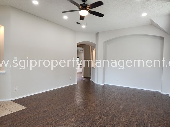 4th image of 8513 Viridian Ln
