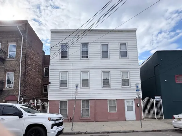 656 N 5th St, Newark, NJ 07107