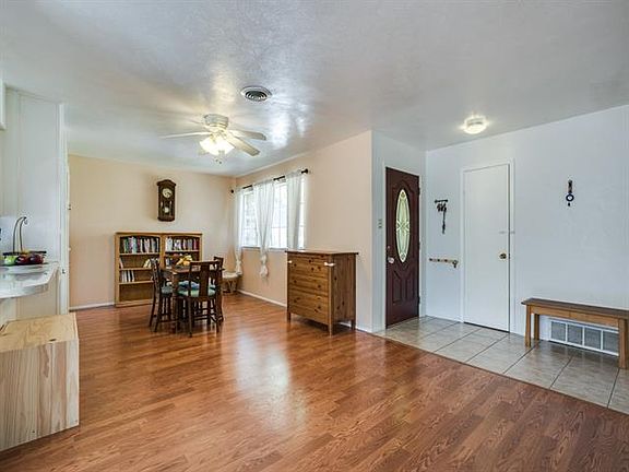 5th image of 2806 Hollywood Dr