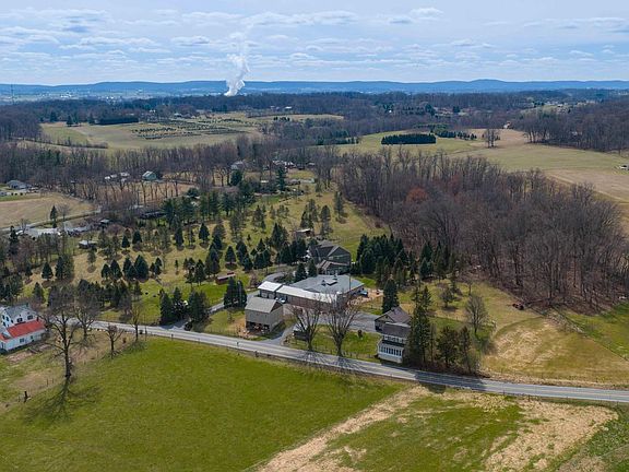 2nd image of 841 Stracks Dam Rd