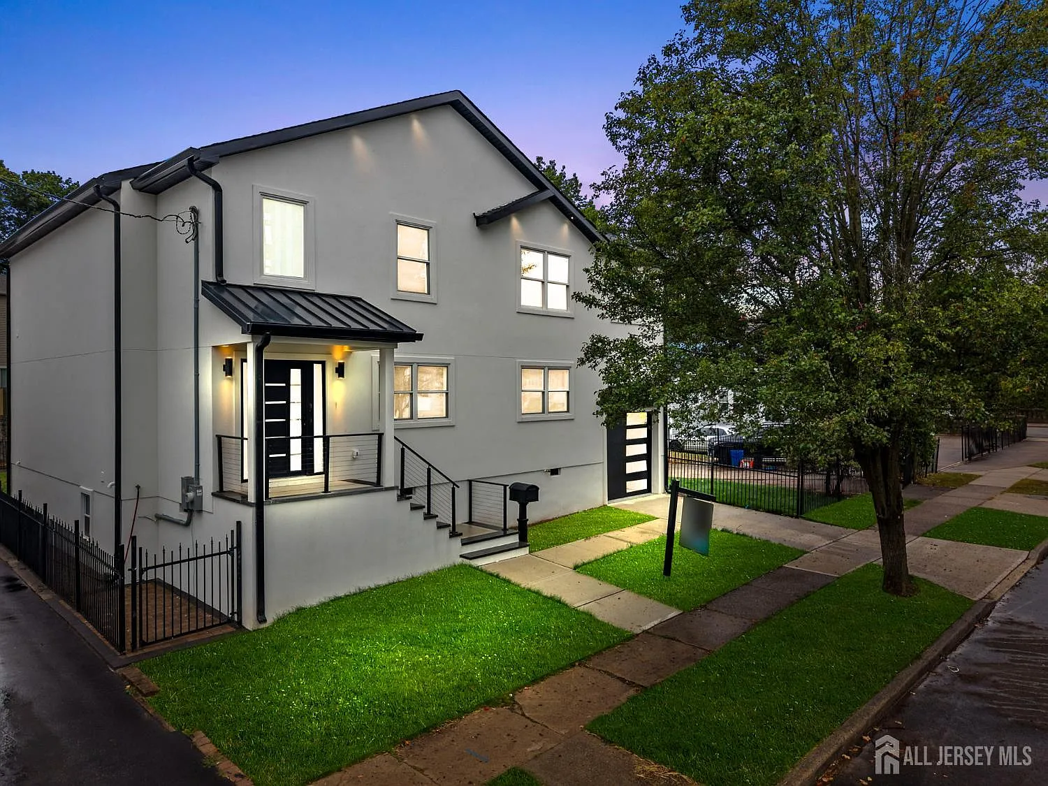 187 Hadley Ave photo 1