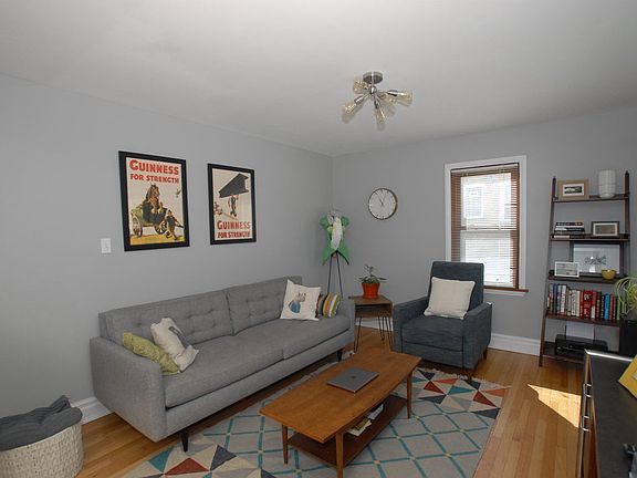 3rd image of 814 N 112th St