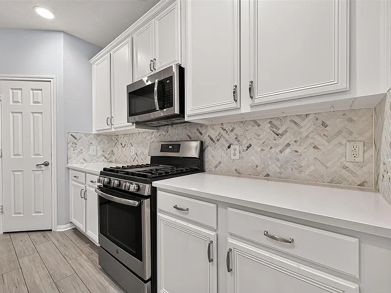 21610 Avalon Queen Dr — Photo 8