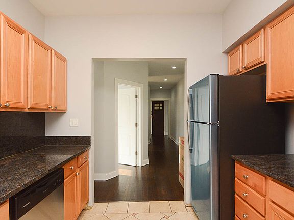 4th image of 4701 N Albany Ave APT 2